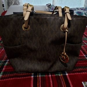 Michael kors purse